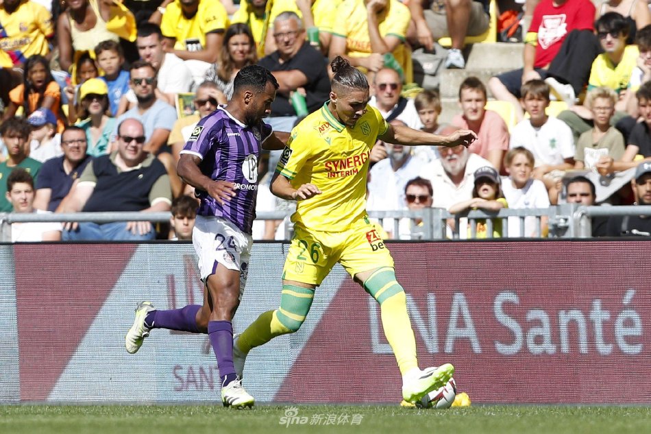 此前脚部受 此前脚部受